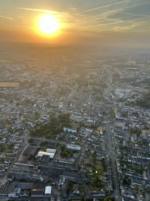 Photo 2 du vol en montgolfière du 14 juillet 2026 au départ de Carrière des Fusillés