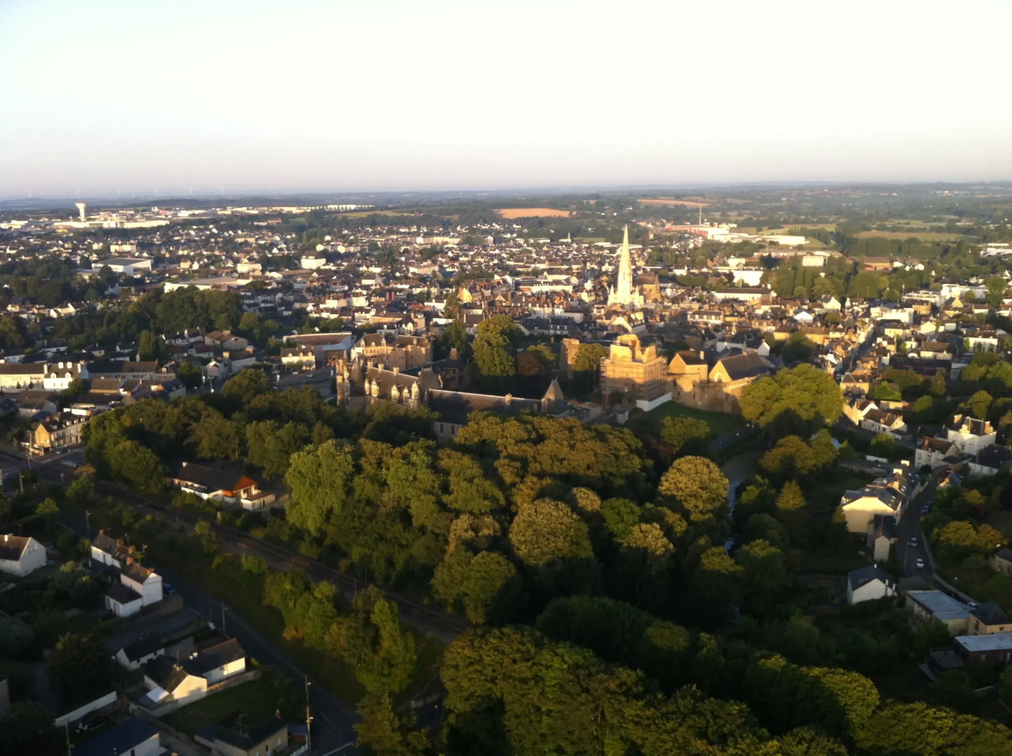Vol en montgolfière vers Saint Aubin des Châteaux, août 2013