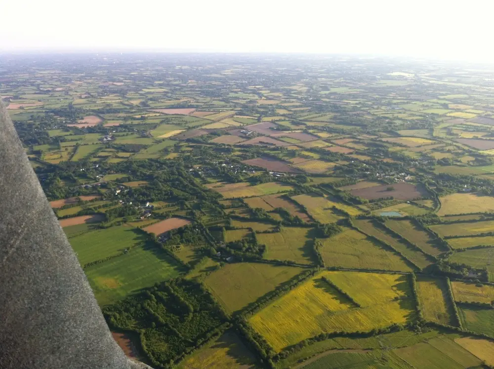 Photo 2 du vol en montgolfière du 17 mai 2014 au départ de Lieu dit Sainte Marie à Saffré