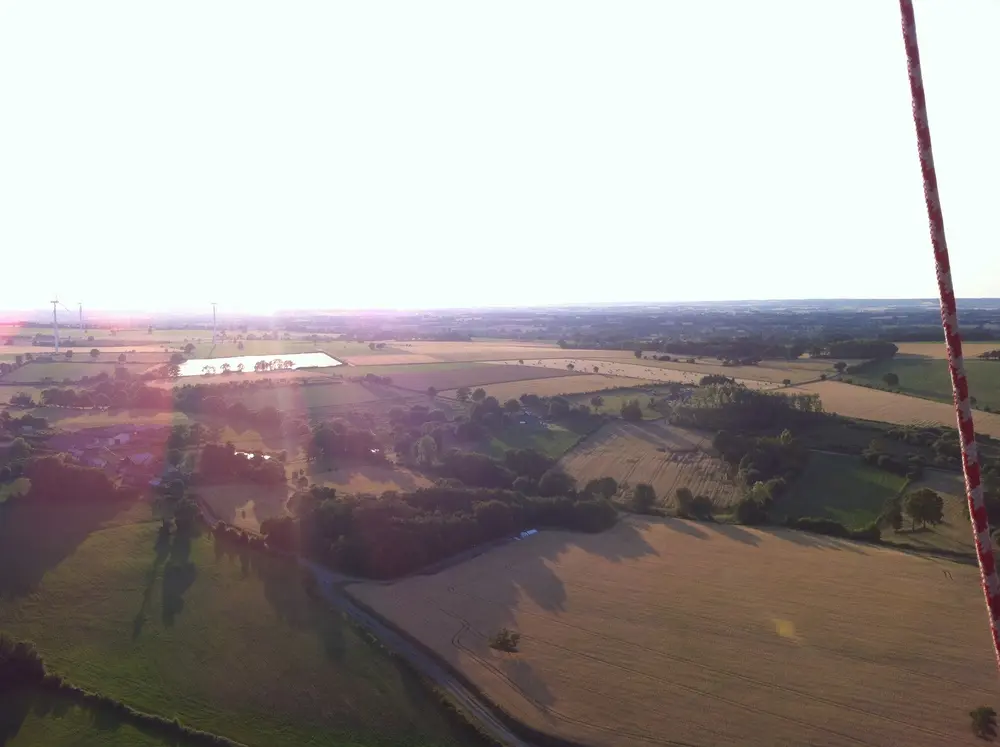 Photo 2 du vol en montgolfière du 22 juin 2014 au départ de Bain de Bretagne Château de la Robinais