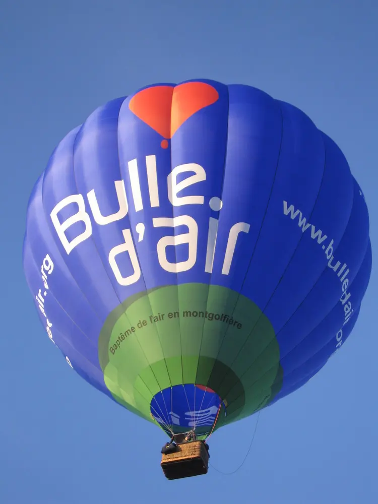 Vol en montgolfière vers Saint Erblon, juillet 2016