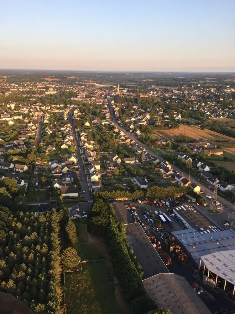 Vol en montgolfière vers Saint Aubin des Châteaux, juillet 2016